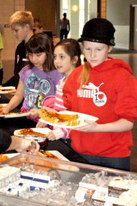 Students lunch line