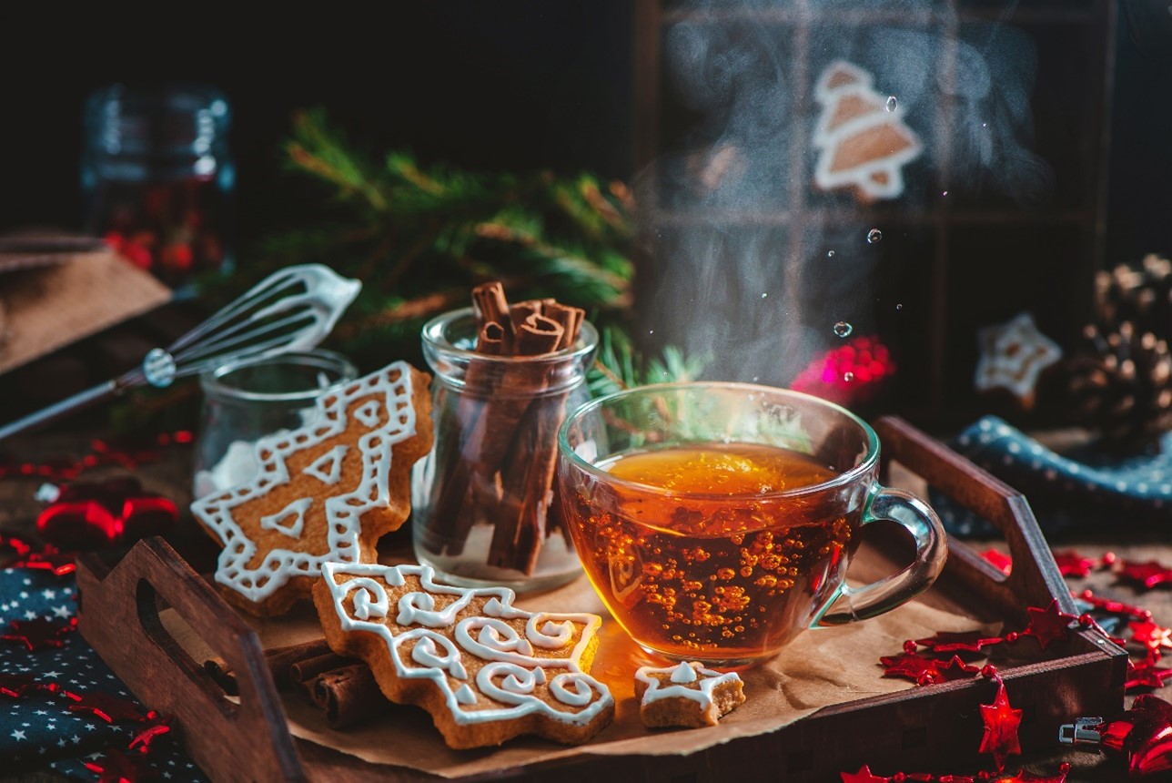 holiday cookies and drinks 